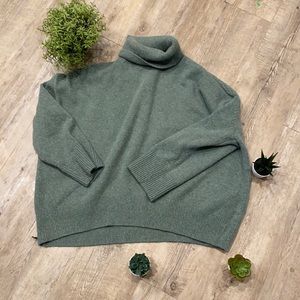 H&M Turtle Neck Sweater, Medium, light grey/green.
